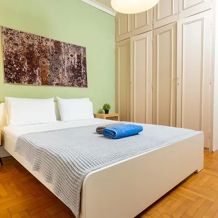 Houseloft Downtown Sea View דירה *